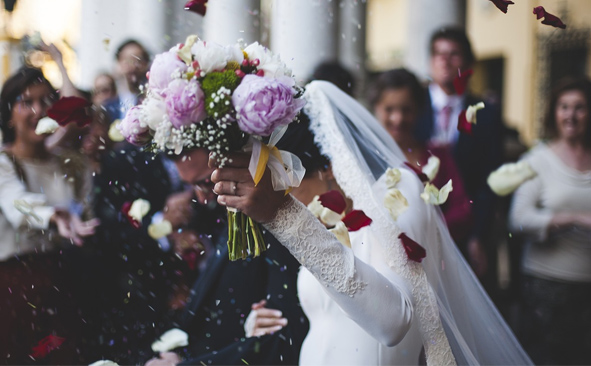 At Silver Star Limo, we have been providing wedding limo services for around 15 years. When it comes to wedding party bus rental, we strive to provide efficient services. Our services use technology to the fullest, and with the help of real-time traffic reports, we navigate the most suitable routes for you.